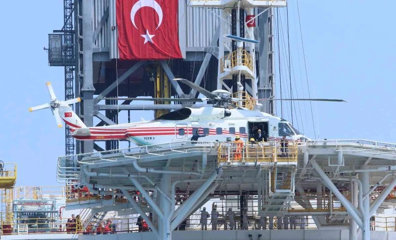 Cumhurbaşkanı Erdoğan geldi, Abdülhamid Han Gemisi yolcu ediliyor
