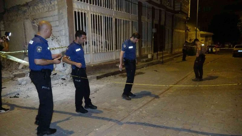 Binaya kurşun yağdırdılar
