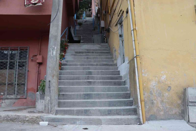 Yenidoğan’daki merdivenlere 6 metreküp beton kullanıldı
