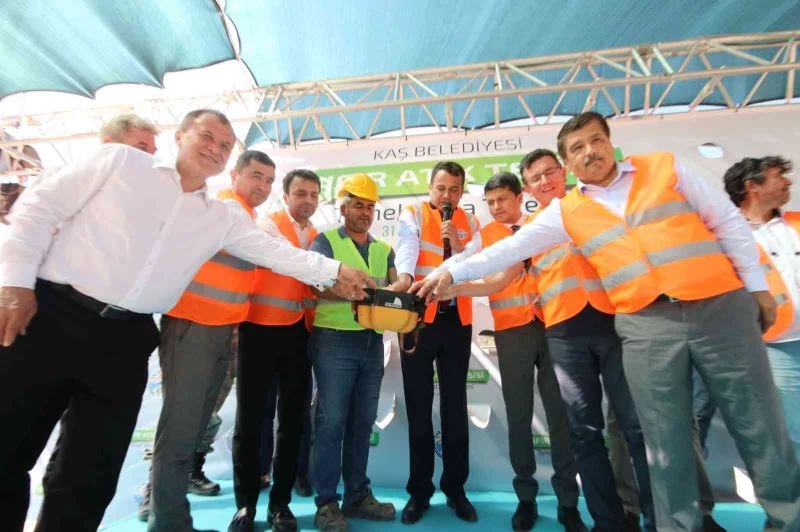 Kaş Belediyesi Sıfır Atık Tesisinin temeli törenle atıldı
