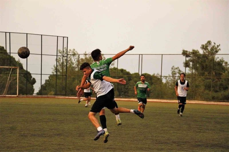 Genç horozlar yeni sezona iddialı hazırlanıyor
