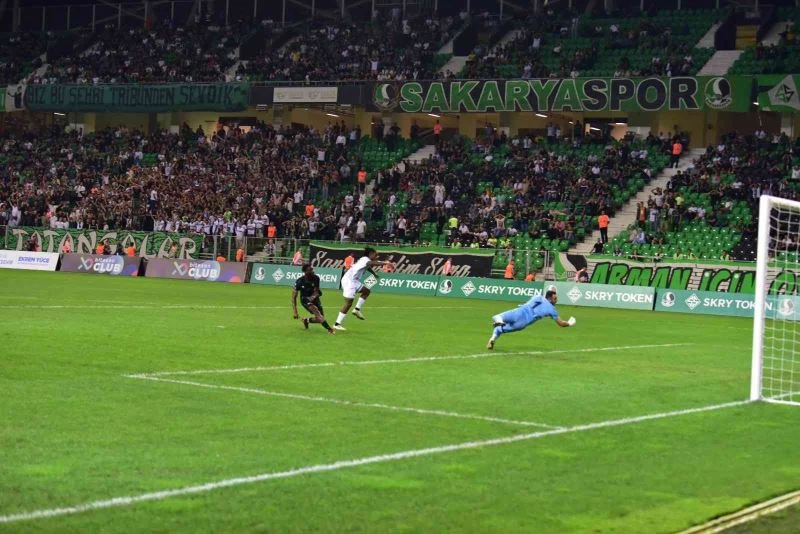 Denizlispor, ilk yarıyı önde kapattığı maçta mağlup oldu