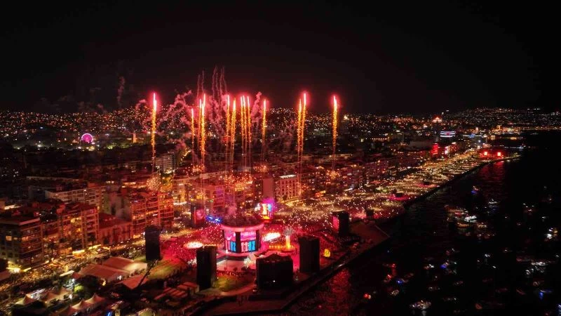 İzmir’in kurtuluşu dev sahnede
