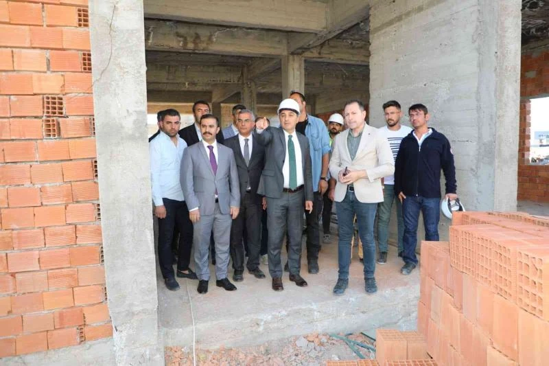 Vali Türker Öksüz, otogarda incelemelerde bulundu
