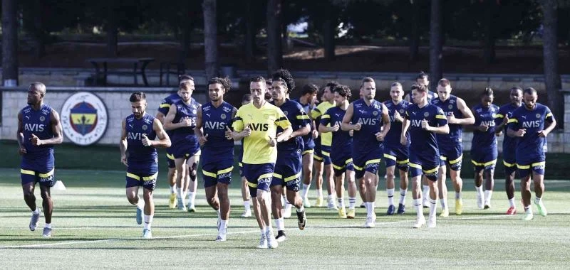 Fenerbahçe, 3 ismi listeye almadı!