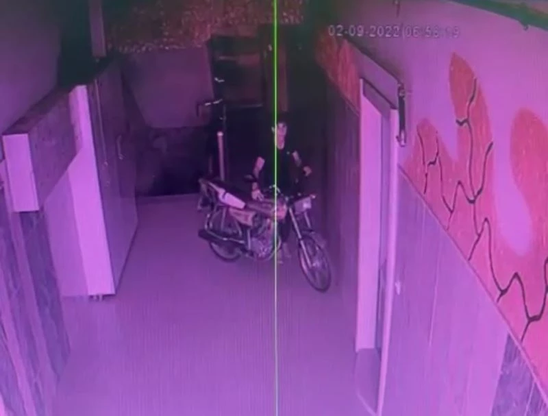 Batman’da dakikalar içerisinde motosiklet çalan çocuklar kamerada
