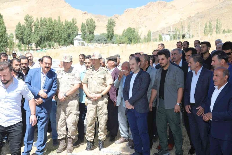 Korucubaşı Tunçdemir Başkale’de toprağa verildi
