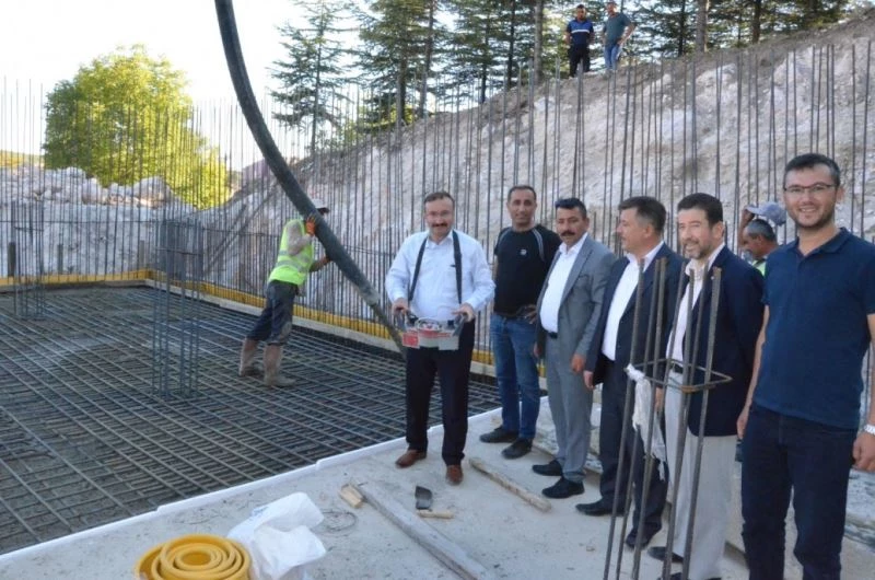 Emet’te alt yapı çalışmaları 11 ekiple sürdürülüyor
