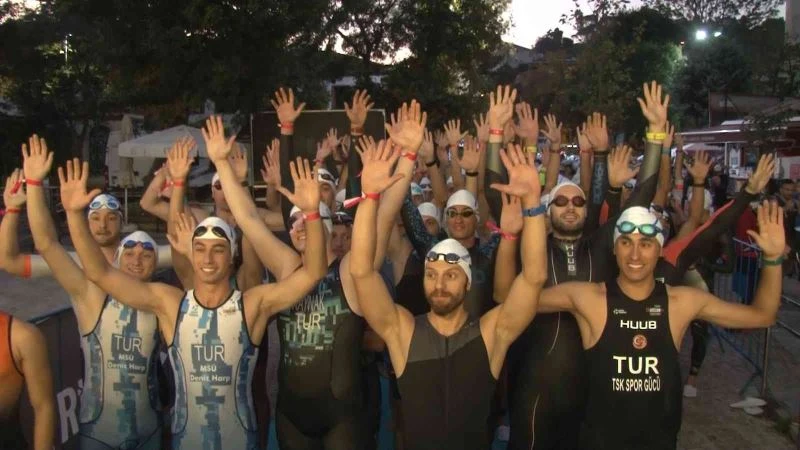 Uluslararası Boğaziçi Triatlonu’nda sporcular kıyasıya yarıştı
