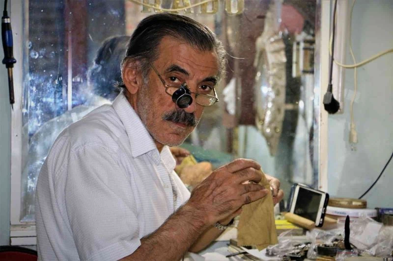 ‘Tik Tak’ sesini beynine işleyen usta, 52 yıldır zamanı ayarlıyor
