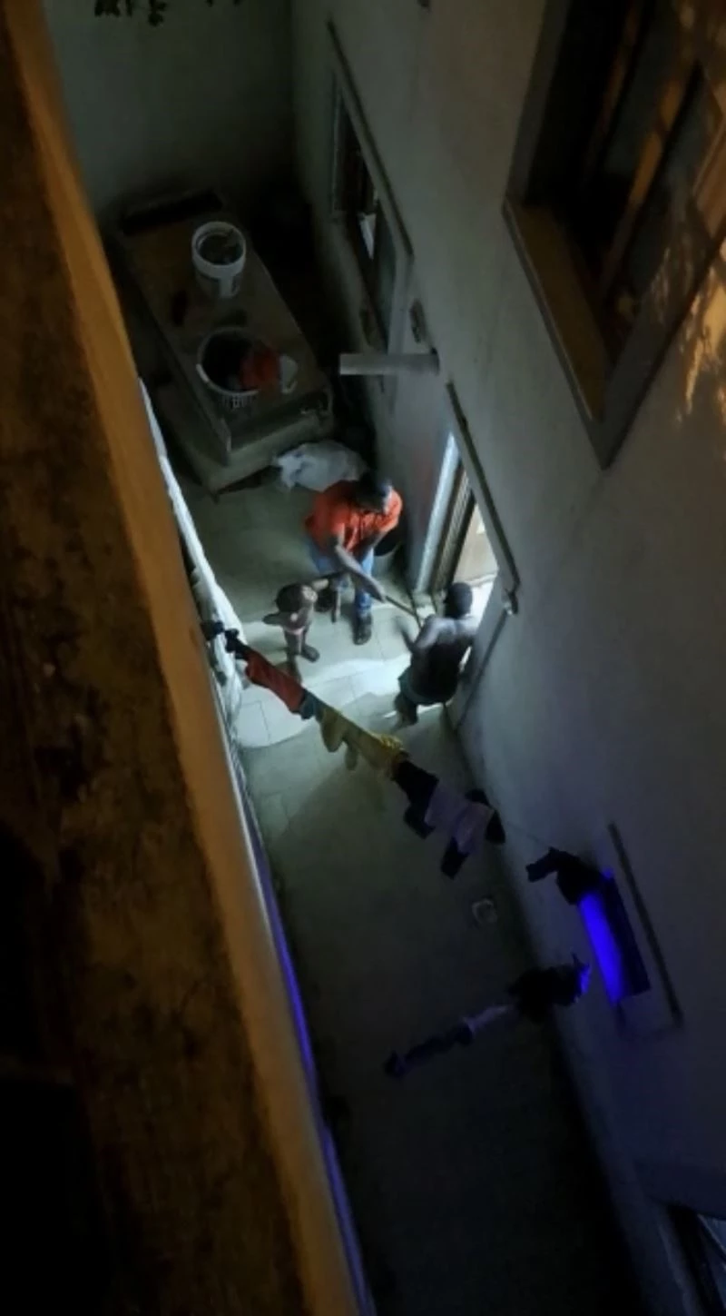 İstanbul’da evi dağıtan çocuklarını sopayla döven baba serbest bırakıldı
