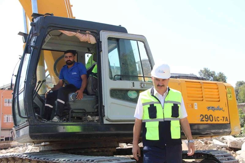 İluh Deresi kentsel dönüşüm alanında 1. etapta yıkım çalışmaları sürüyor
