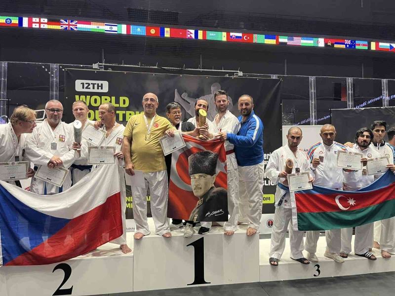 Yalovalı veteran karatecilerden dünya şampiyonluğu
