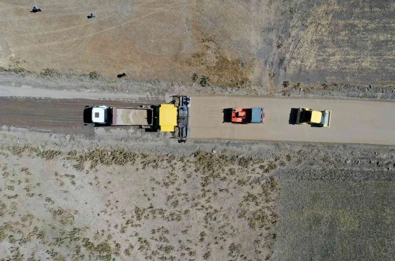 Van Büyükşehir Belediyesinden Çaldıran’a 13.5 kilometre beton yol
