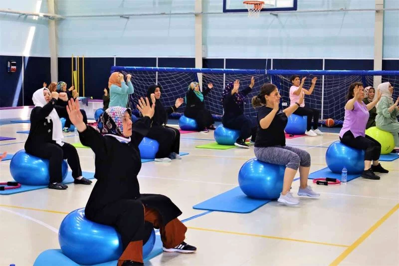 Ev hanımları sporda, çocukları eğlencede
