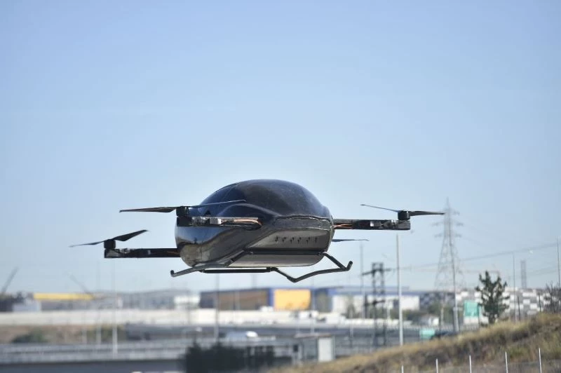 Uçan arabalar ilk kez semalarda göründü
