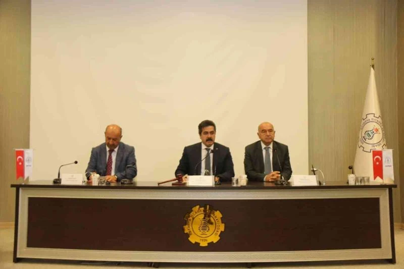 Kütahya’da mesleki eğitimdeki yeni gelişmeler masaya yatırıldı
