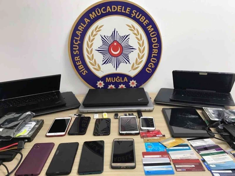 Siber dolandırıcılar tutuklandı
