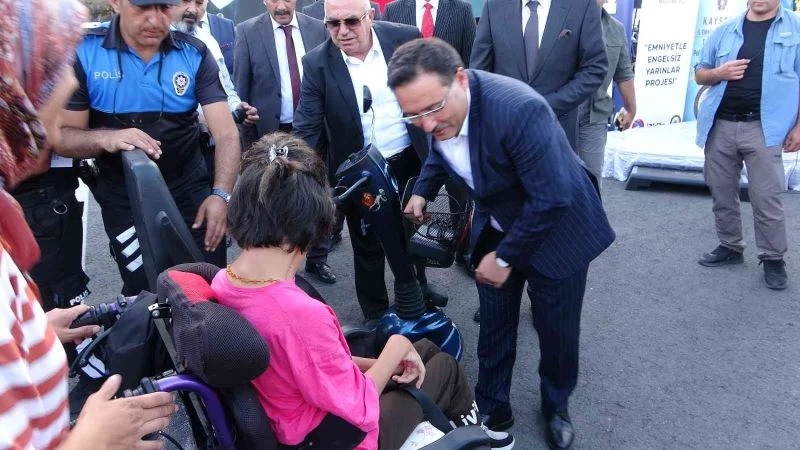 Vali emniyetin bahçesinde yemin etti: “Kayseri’de uyuşturucunun kökünü kazıyacağız”
