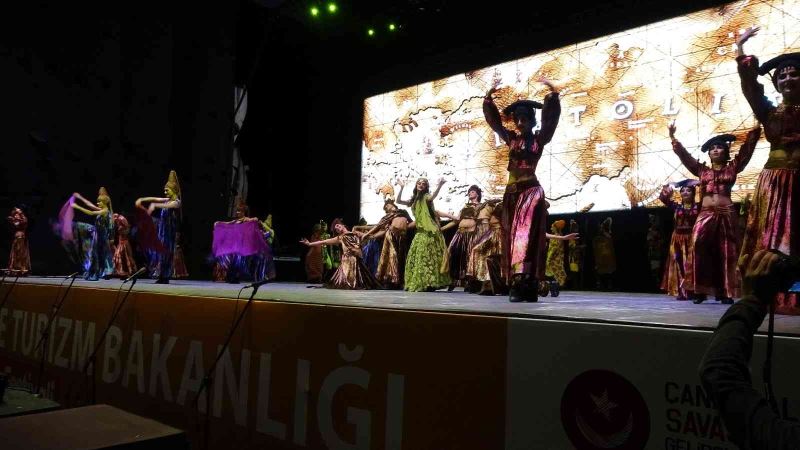 Bakan Ersoy, Anadolu Ateşi Dans Grubu’nun ’Troya’ gösterisini izledi

