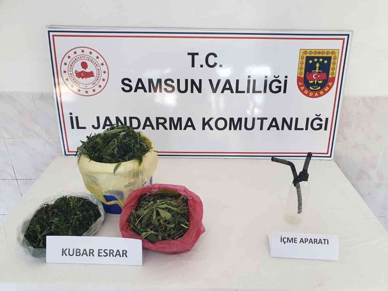 İstanbul’a uyuşturucu götürürken yakalandı
