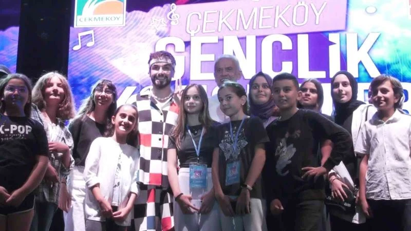 Çekmeköy’de on binlerce genç konserler ile coştu
