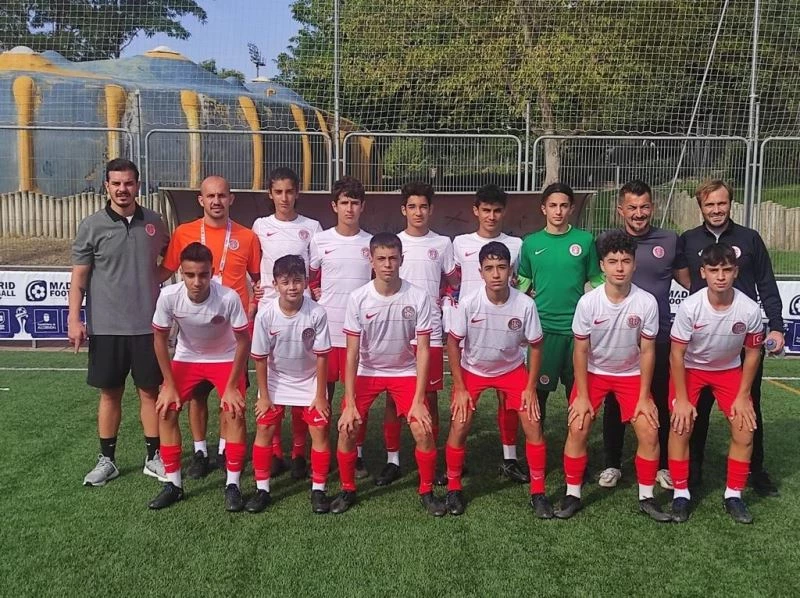 Antalyaspor U14 takımı Avrupa’da adından söz ettirdi

