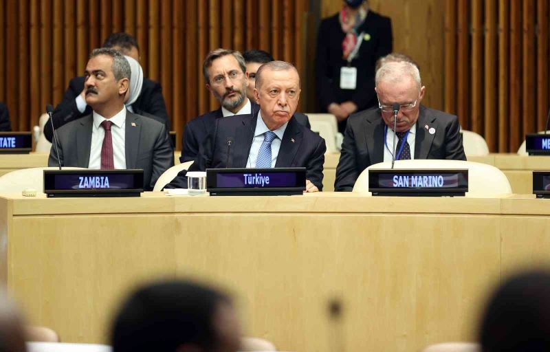Cumhurbaşkanı Erdoğan: “Mesleki ve teknik eğitim alanındaki tecrübemizi diğer ülkelerle paylaşmak amacıyla uluslararası Mesleki ve Teknik Anadolu liselerini hayata geçirdik”
