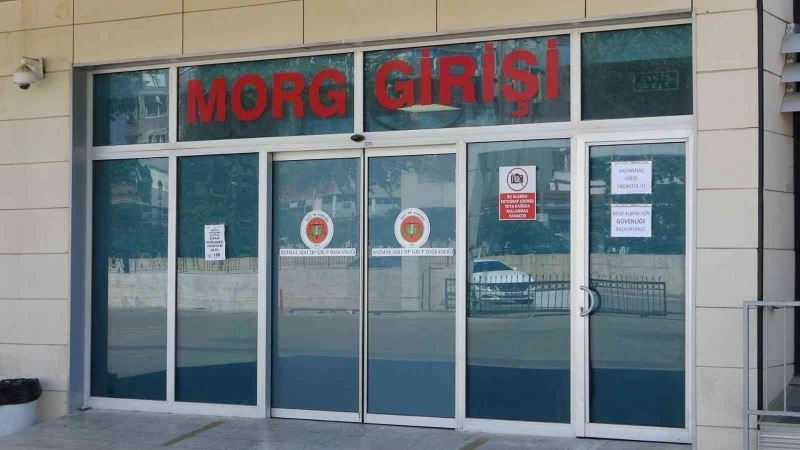 Rus gencin çekiç dehşetinde babadan sonra ağır yaralanan anne de hayatını kaybetti
