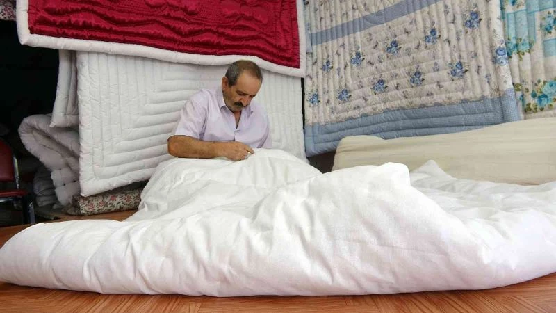 Yorgancılık mesleğini yaşatmak için çalışıyor
