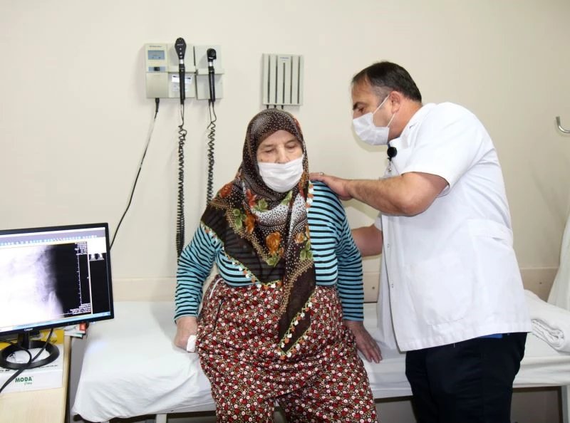 Çimento ve dondurma tedavisiyle bel kırığından kurtuldu
