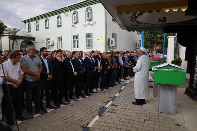 Feci kazada can veren kardeşlere acı veda
