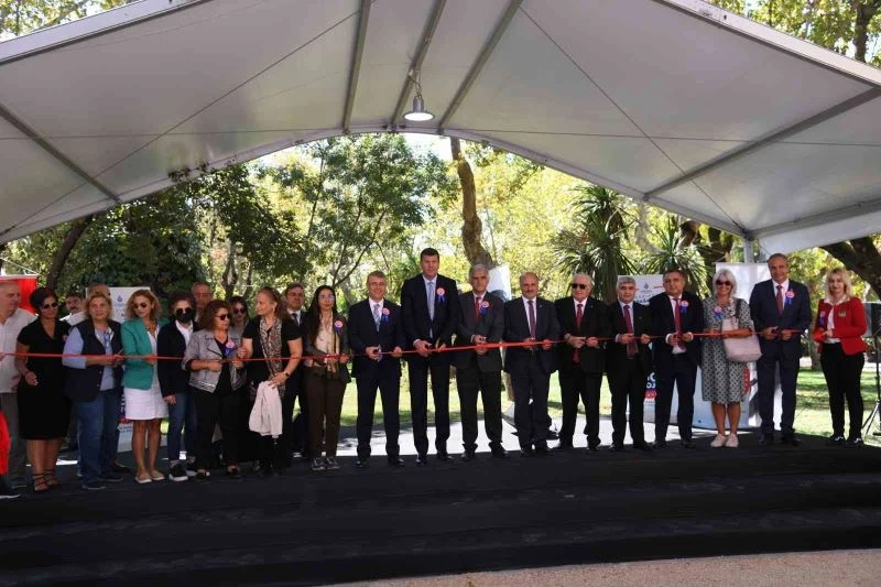 Yoğurtçu Parkı, yenilenen haliyle hizmete açıldı
