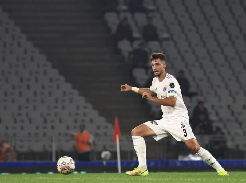 Tayyip Talha Sanuç: “Futbola başladığım günlerde bugünlerin hayali ile yaşıyordum”
