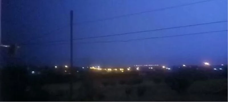 Malatya’da çakan şimşekler geceyi aydınlattı
