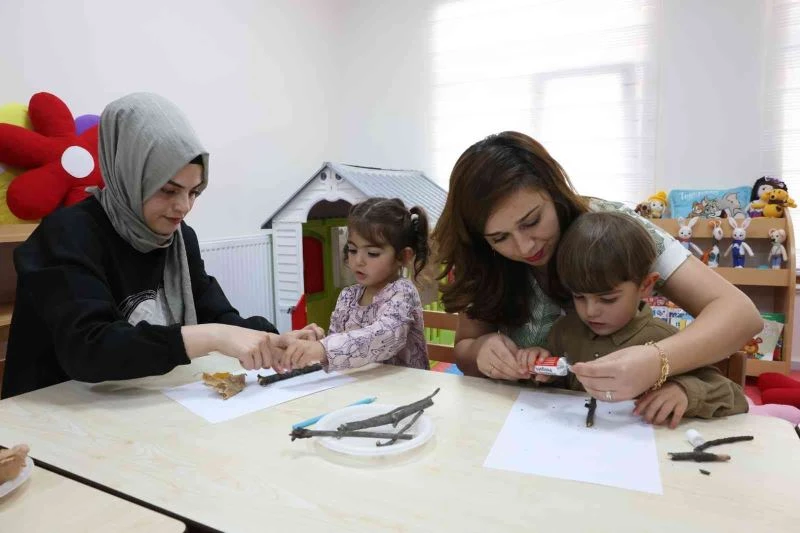 KAÇEM’de anneler kursta, çocuklar oyunda
