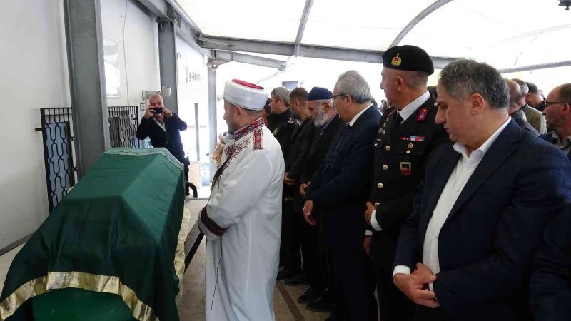 Vefat eden polisin cenazesi mahkeme kararıyla memleketine defnedildi
