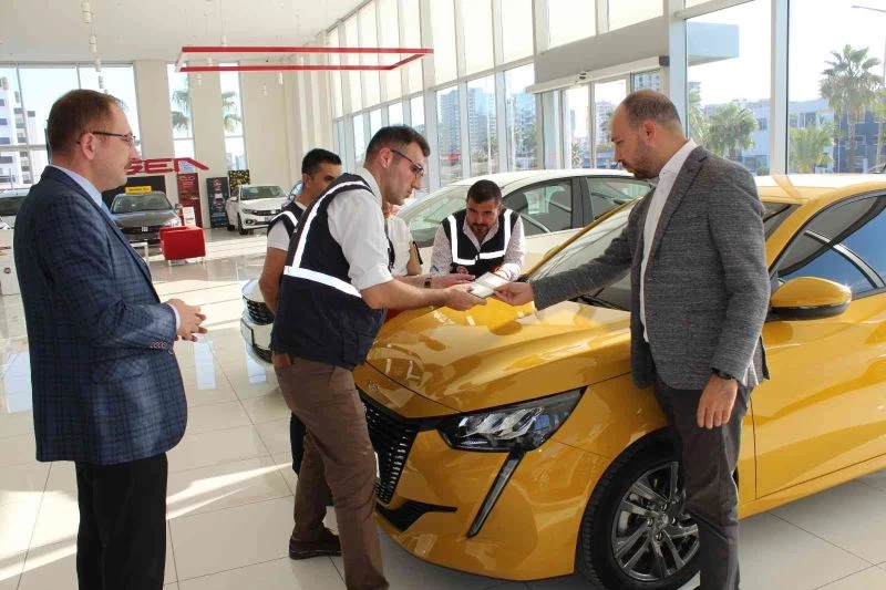Mersin’de oto galericiler denetleniyor
