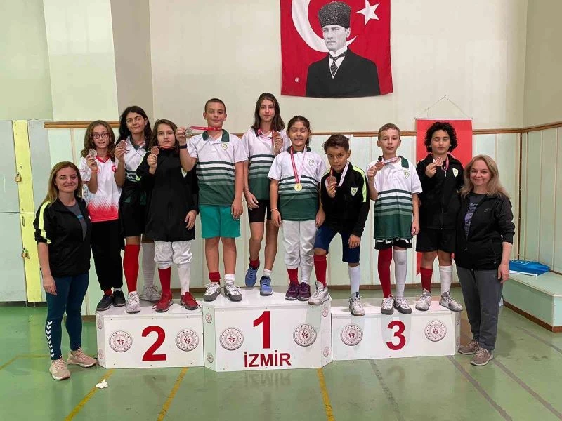 Manisa BBSK’lı eskrimcilerden 16 madalya
