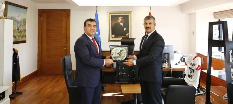 AB Başkanı ve Dışişleri Bakan Yardımcısı Kaymakçı’dan ÇAKÜ’ye tebrik
