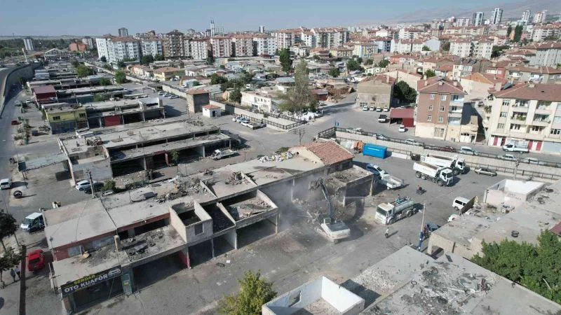 Niğde Belediye Başkanı Emrah Özdemir: Bu hizmetler tarihe altın harflerle yazılacak”
