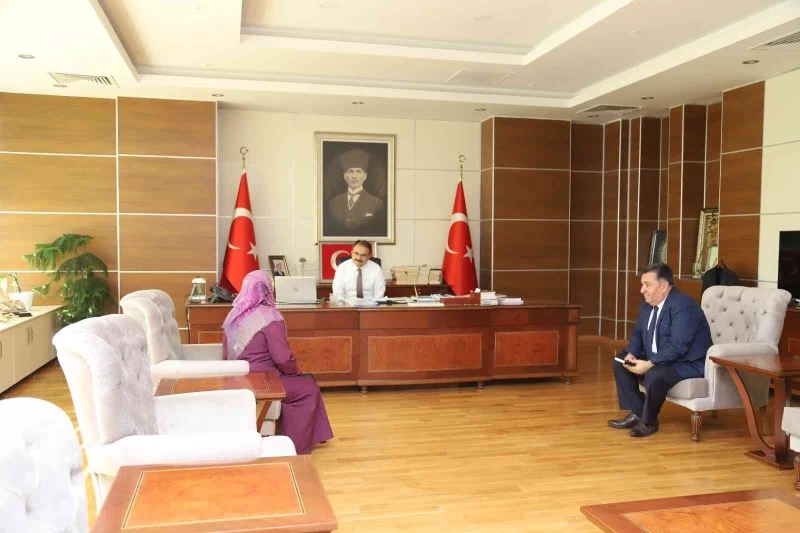 Vali Ayaz, vatandaşların taleplerini dinledi
