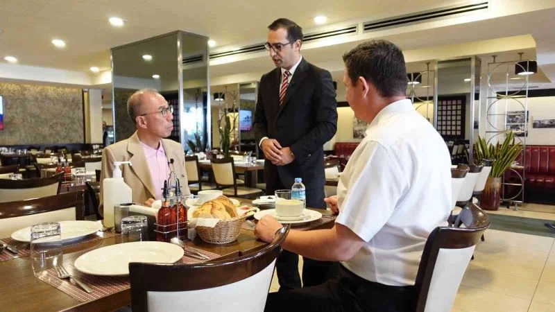 Japonya Büyükelçisi Suzuki paça çorbasını tattı
