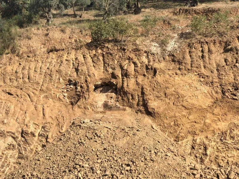 Gemlik’te yol çalışmasında tarihi kalıntılar bulundu
