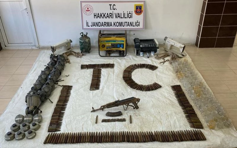 Hakkari’de 7 katlı mağara ve terörist cesedi bulundu
