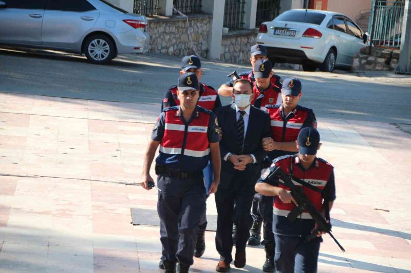 Görevden alınan CHP’li Semih Şahin’in 12 yıla kadar hapis talebiyle yargılandığı davanın ilk duruşması görüldü
