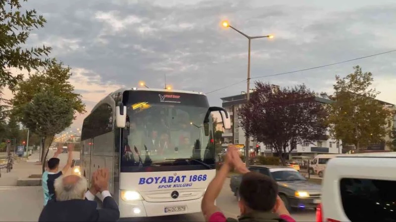 Bursaspor’u eleyen Boyabat 1868 Spor’a coşkulu karşılama
