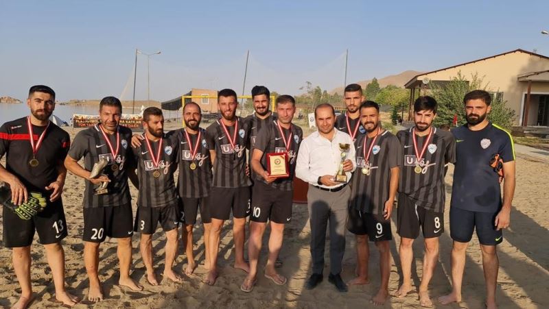 Gevaş Belediye Spor plaj futbolu şampiyonu oldu
