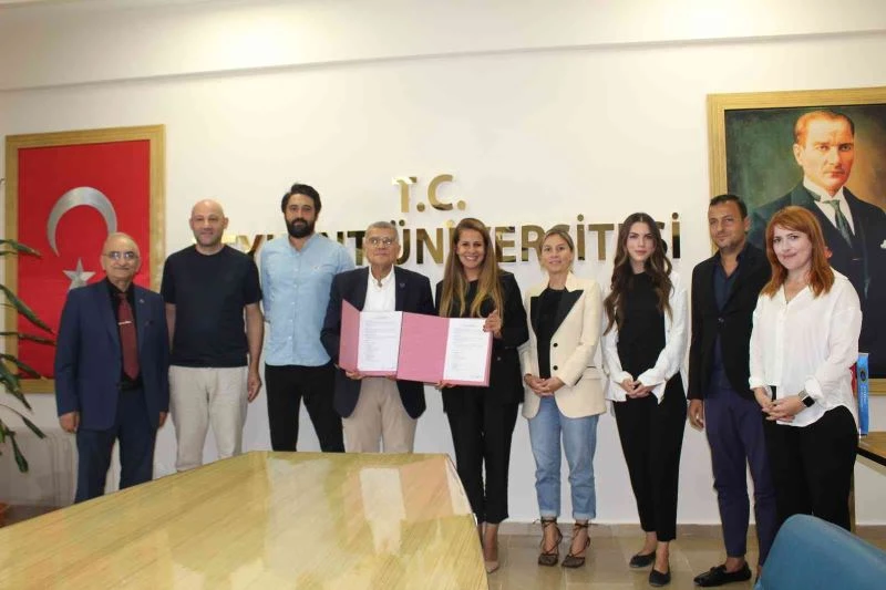 Sanatsever genç yeteneklere profesyonel destek
