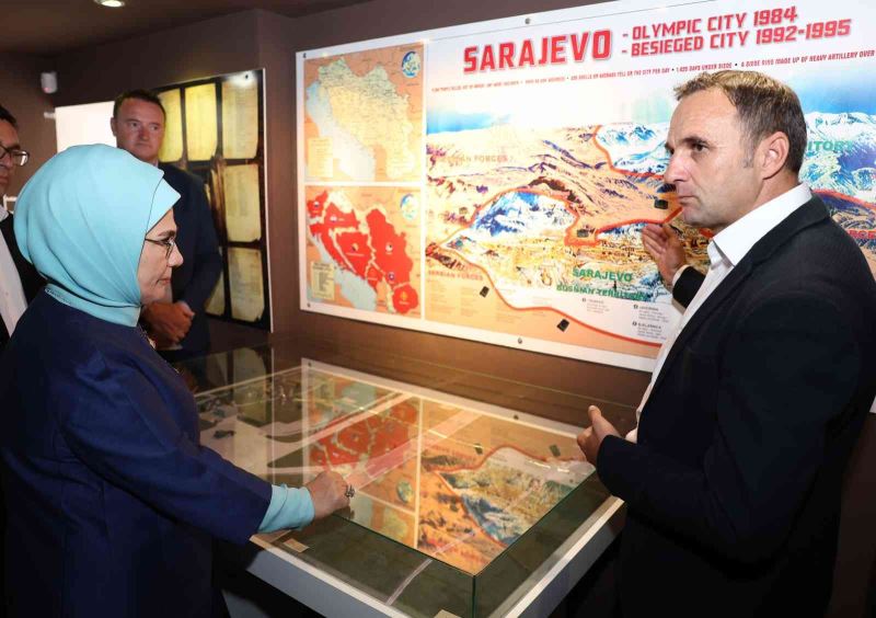 Emine Erdoğan, Bosna Savaşı’nın sembollerinden Umut Tüneli’ni ziyaret etti
